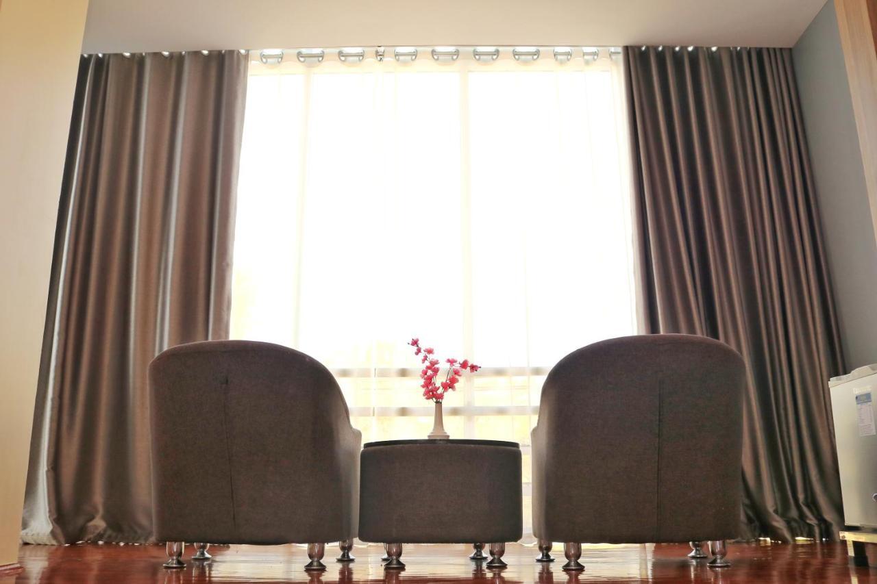 Hotel Htein Thar Таунджи Екстер'єр фото